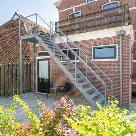 Sfeervol Verblijf In Oude Gemeentehuis Eenrum. Zewnętrze zdjęcie
