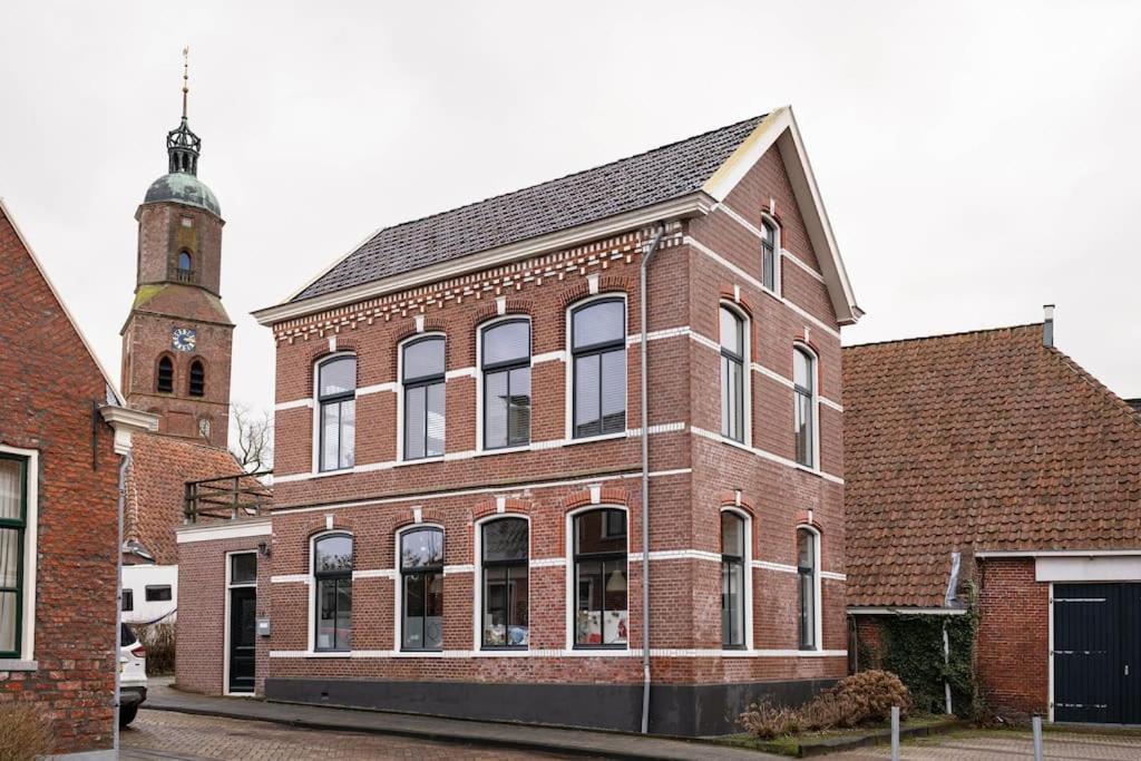 Sfeervol Verblijf In Oude Gemeentehuis Eenrum. Zewnętrze zdjęcie