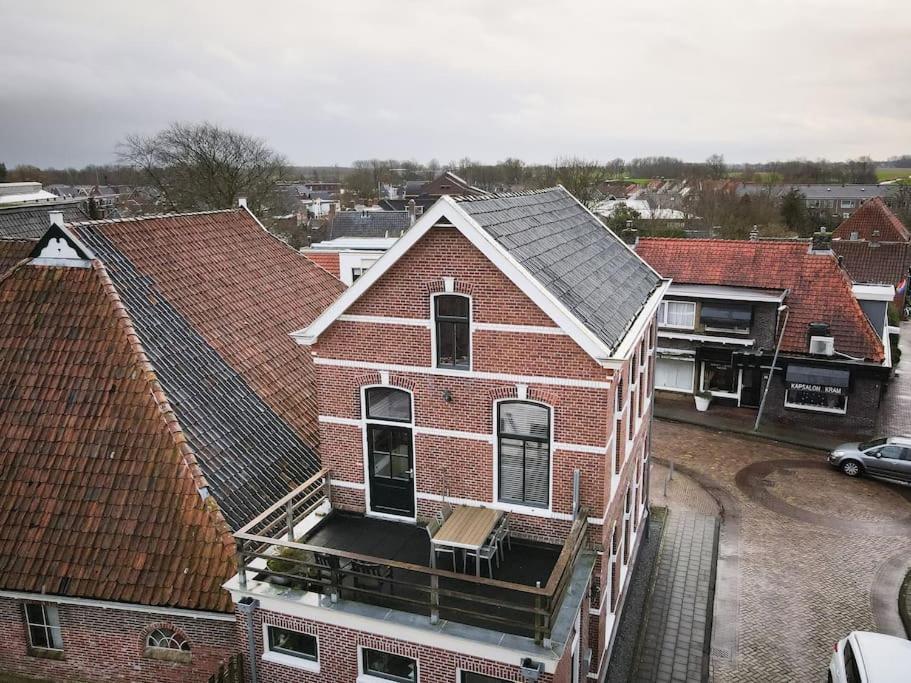 Sfeervol Verblijf In Oude Gemeentehuis Eenrum. Zewnętrze zdjęcie