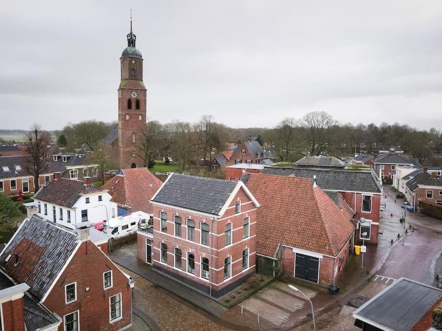 Sfeervol Verblijf In Oude Gemeentehuis Eenrum. Zewnętrze zdjęcie