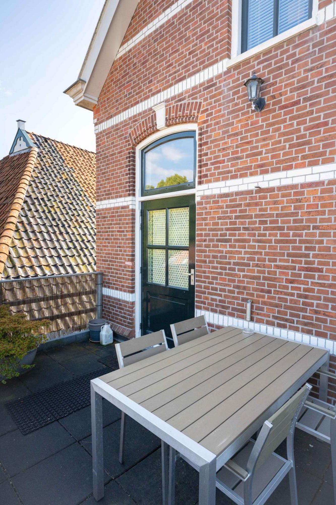 Sfeervol Verblijf In Oude Gemeentehuis Eenrum. Zewnętrze zdjęcie