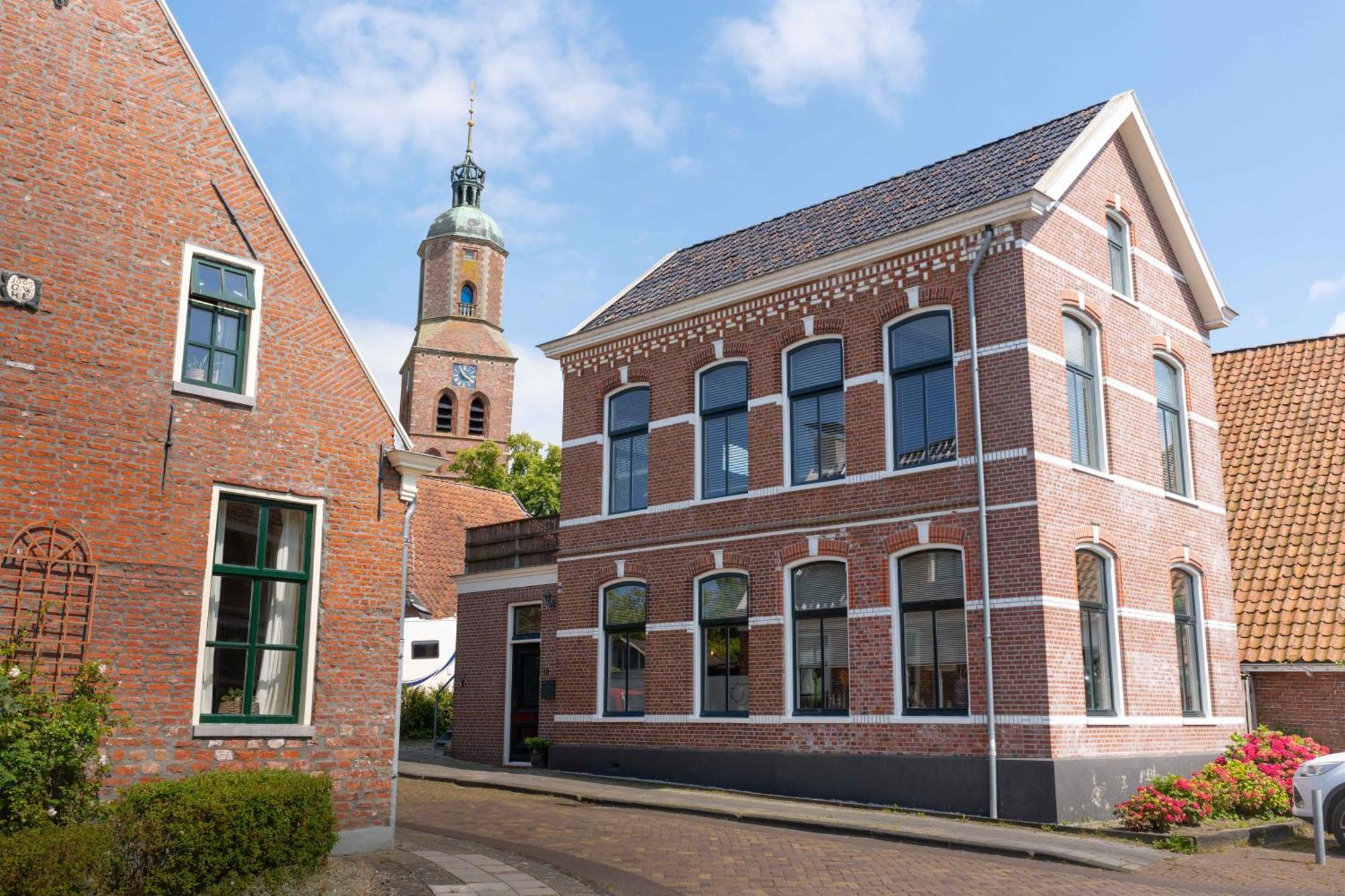 Sfeervol Verblijf In Oude Gemeentehuis Eenrum. Zewnętrze zdjęcie